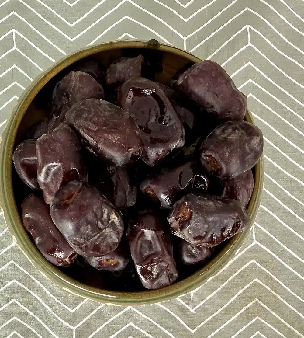 Date agent packing stock for shipment